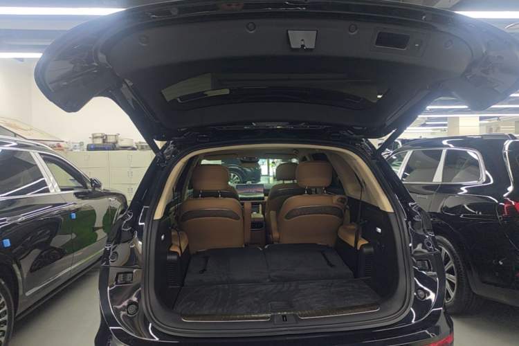 Used Hima AITO M7 2022 1.5T Four-Wheel Drive Luxury Edition Trunk