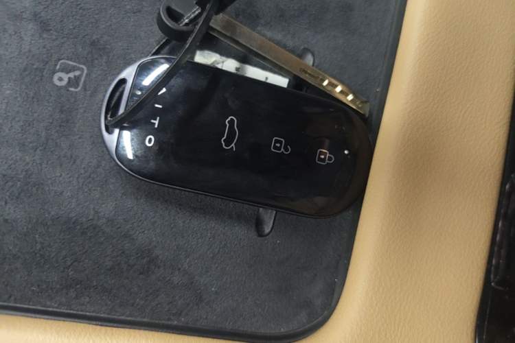 Used Hima AITO M7 2022 1.5T Four-Wheel Drive Luxury Edition Vehicle Key