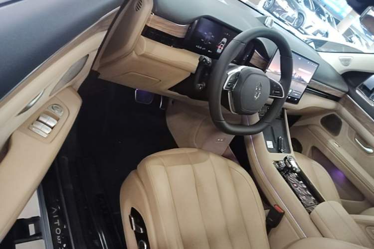 Used Hima AITO M7 2022 1.5T Four-Wheel Drive Luxury Edition Driver Seat