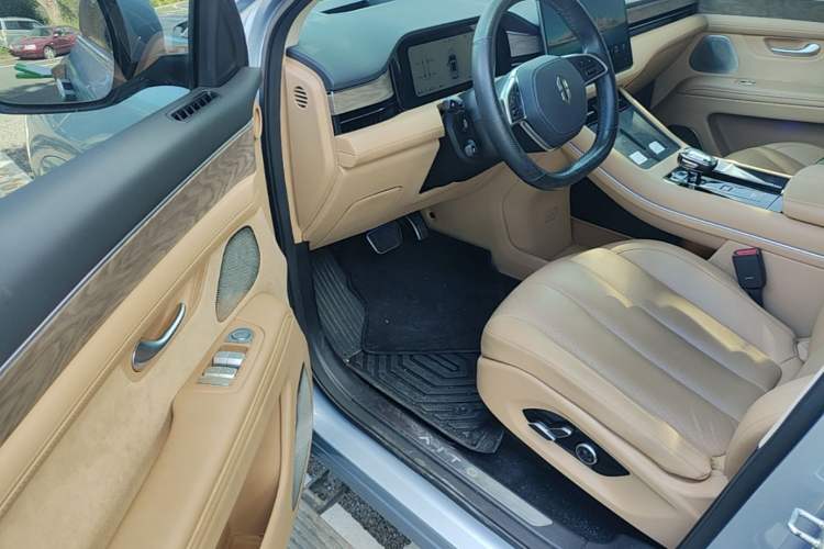 Used Hima AITO M7 2022 1.5T Four-Wheel Drive Luxury Edition Driver Seat