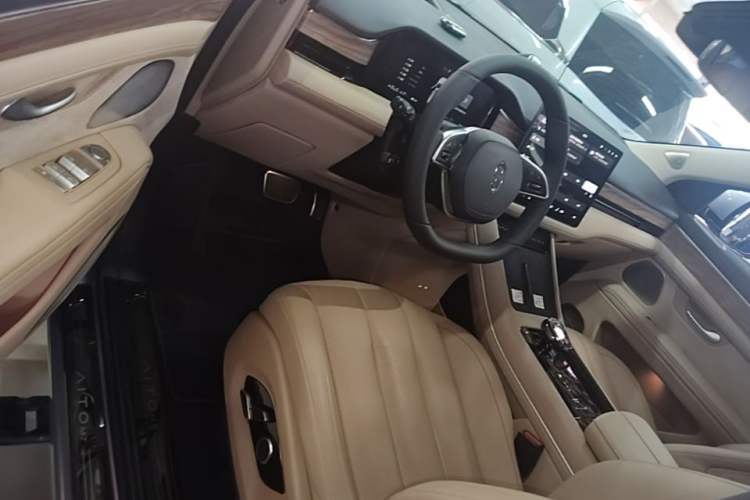 Used Hima AITO M7 2022 1.5T Four-Wheel Drive Luxury Edition Driver Seat