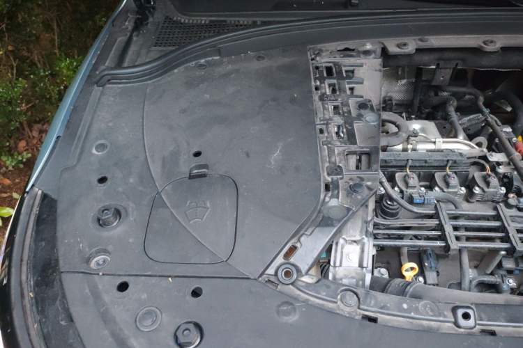 Used Hima AITO M7 2022 1.5T Four-Wheel Drive Luxury Edition Engine Bay Right