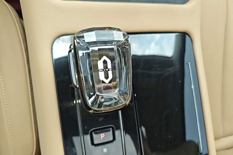 Used Hima AITO M7 2022 1.5T Four-Wheel Drive Luxury Edition Gear Lever