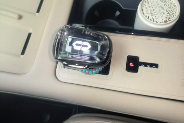 Used Hima AITO M7 2022 1.5T Four-Wheel Drive Luxury Edition Gear Lever