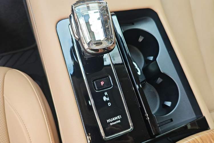 Used Hima AITO M7 2022 1.5T Four-Wheel Drive Luxury Edition Gear Lever