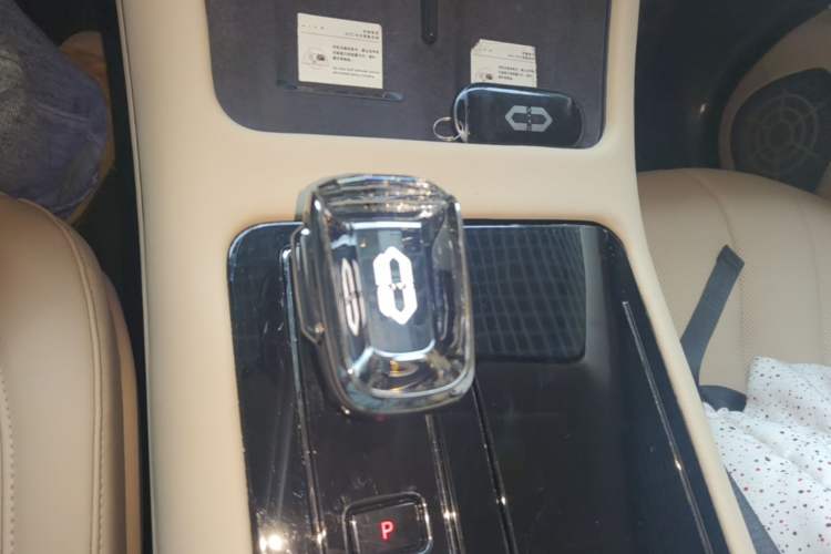 Used Hima AITO M7 2022 1.5T Four-Wheel Drive Luxury Edition Gear Lever