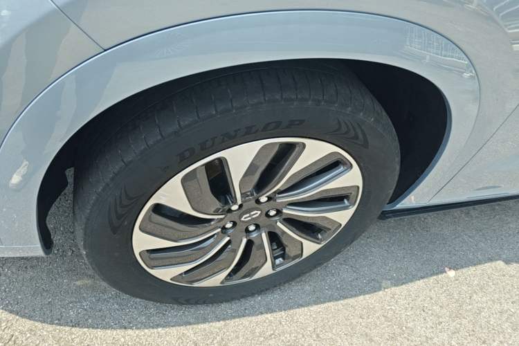 Used Hima AITO M7 2022 1.5T Four-Wheel Drive Luxury Edition Left Front Wheel Hub
