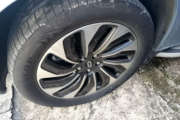 Used Hima AITO M7 2022 1.5T Four-Wheel Drive Luxury Edition Left Front Wheel Hub