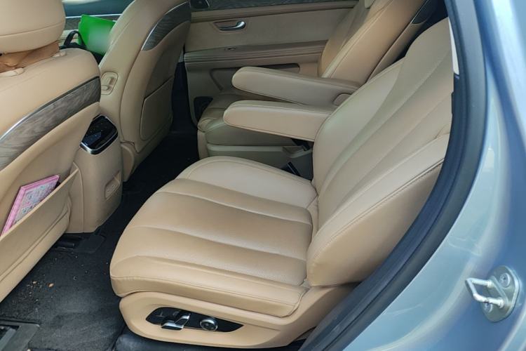 Used Hima AITO M7 2022 1.5T Four-Wheel Drive Luxury Edition Left Rear Seat