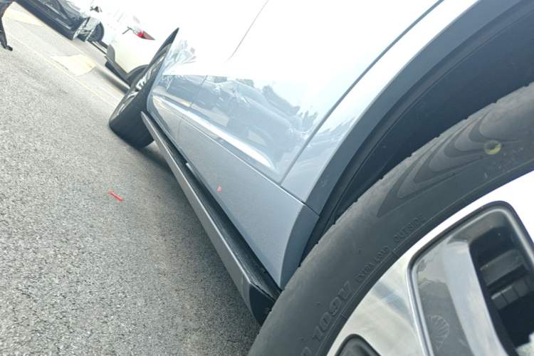 Used Hima AITO M7 2022 1.5T Four-Wheel Drive Luxury Edition Left Side Sill