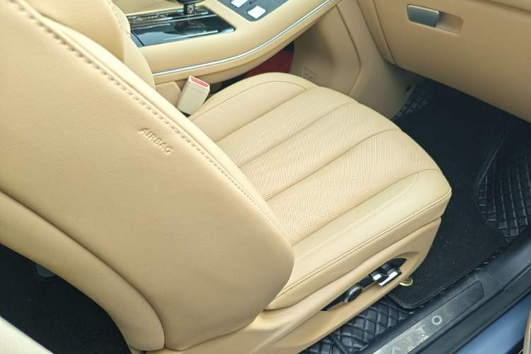 Used Hima AITO M7 2022 1.5T Four-Wheel Drive Luxury Edition Right Front Seat