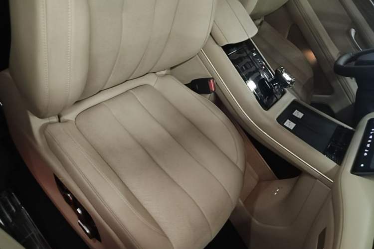 Used Hima AITO M7 2022 1.5T Four-Wheel Drive Luxury Edition Right Front Seat