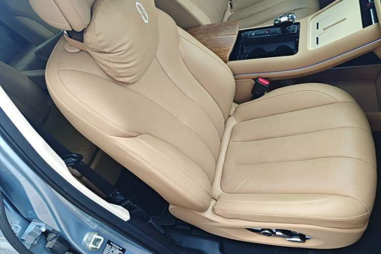 Used Hima AITO M7 2022 1.5T Four-Wheel Drive Luxury Edition Right Front Seat