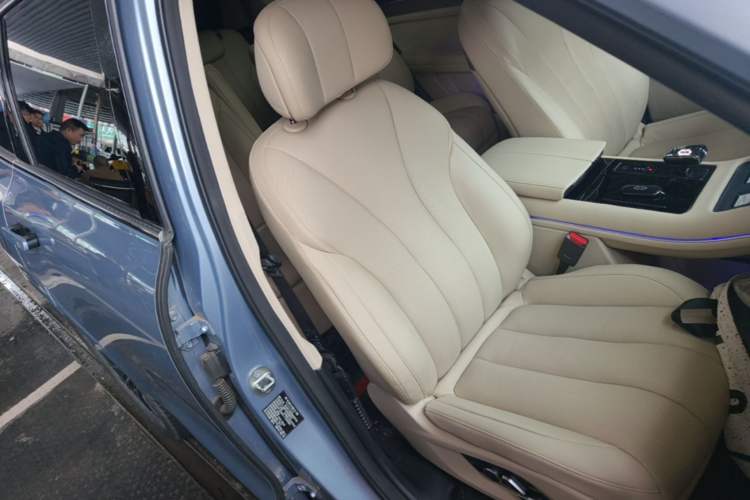 Used Hima AITO M7 2022 1.5T Four-Wheel Drive Luxury Edition Right Front Seat