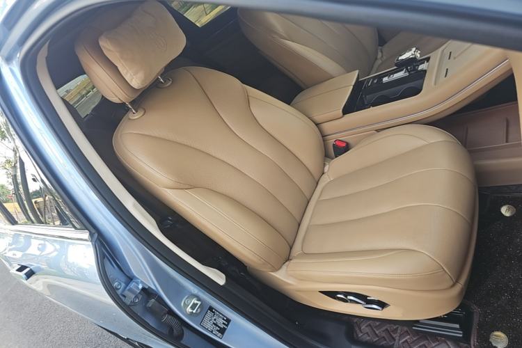 Used Hima AITO M7 2022 1.5T Four-Wheel Drive Luxury Edition Right Front Seat