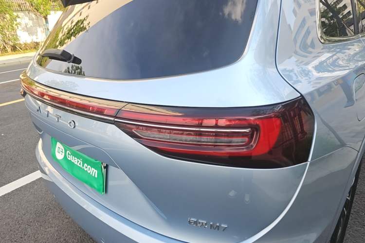 Used Hima AITO M7 2022 1.5T Four-Wheel Drive Luxury Edition Right Rear Taillight