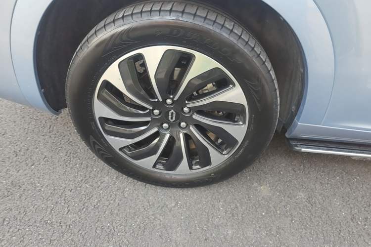 Used Hima AITO M7 2022 1.5T Four-Wheel Drive Luxury Edition Right Rear Wheel Hub