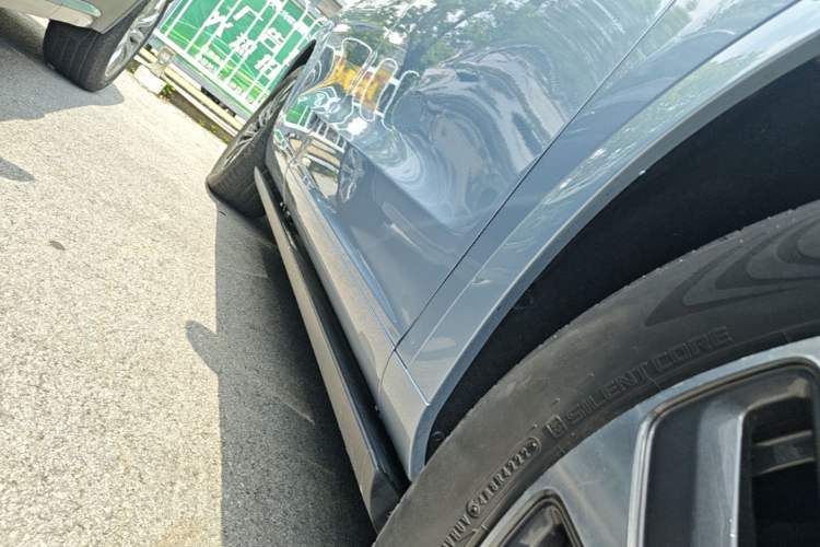 Used Hima AITO M7 2022 1.5T Four-Wheel Drive Luxury Edition Right Side Sill