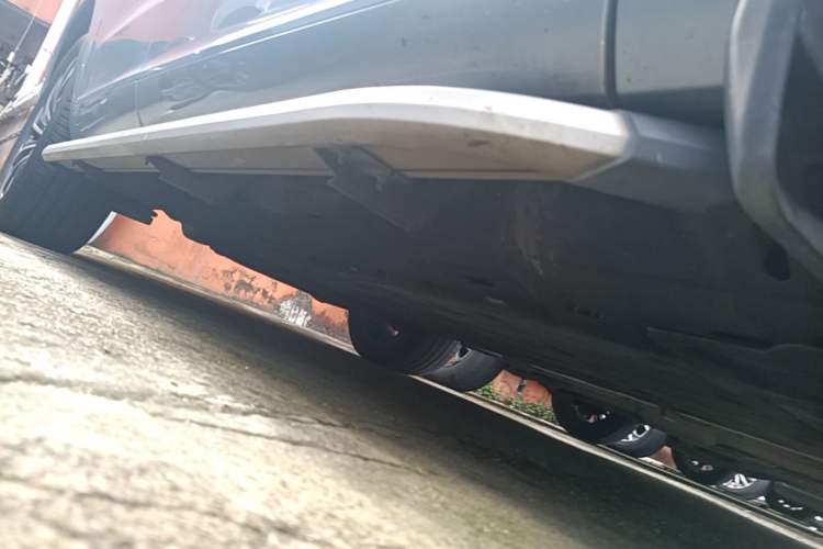 Used Hima AITO M7 2022 1.5T Four-Wheel Drive Luxury Edition Right Side Sill