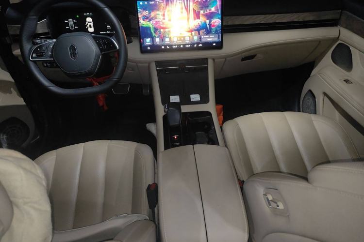 Used Hima AITO M7 2022 1.5T Rear-Drive Comfort Edition Center Console
