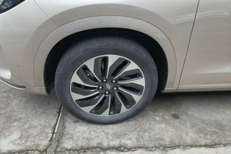 Used Hima AITO M7 2022 1.5T Rear-Drive Comfort Edition Exterior 4