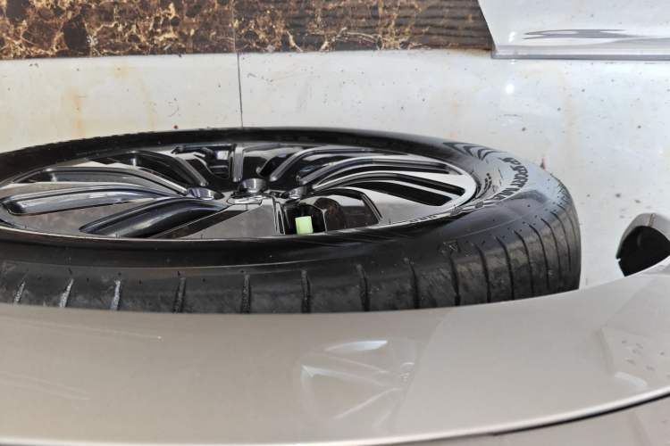 Used Hima AITO M7 2022 1.5T Rear-Drive Comfort Edition Exterior 4