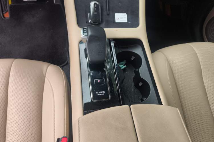 Used Hima AITO M7 2022 1.5T Rear-Drive Comfort Edition Gear Lever