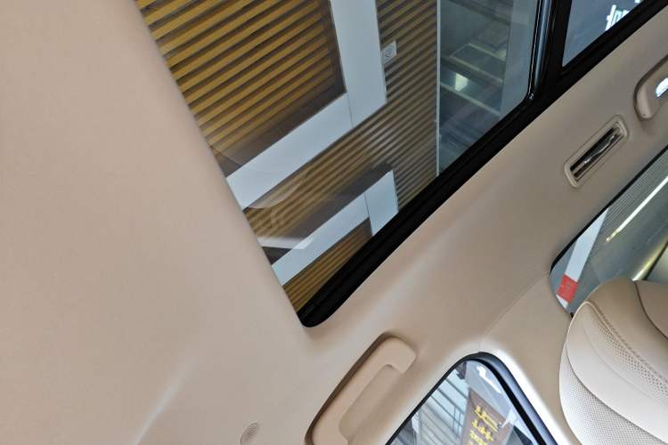 Used Hima AITO M7 2022 1.5T Rear-Drive Comfort Edition Headliner