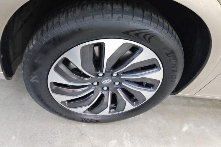 Used Hima AITO M7 2022 1.5T Rear-Drive Comfort Edition Left Front Wheel Hub