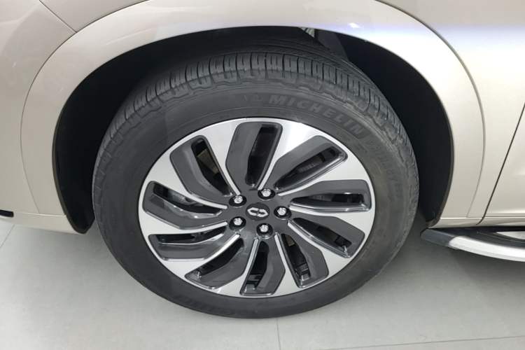 Used Hima AITO M7 2022 1.5T Four-Wheel Drive Luxury Edition Left Front Wheel Hub