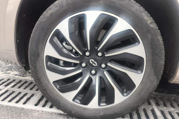 Used Hima AITO M7 2022 1.5T Rear-Drive Comfort Edition Left Front Wheel Hub