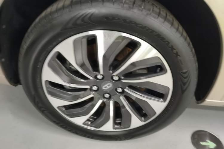 Used Hima AITO M7 2022 1.5T Rear-Drive Comfort Edition Left Front Wheel Hub