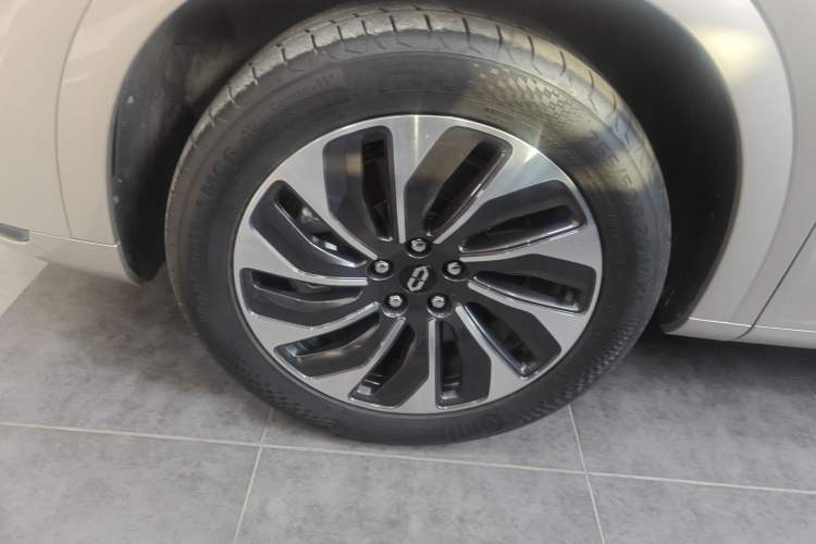 Used Hima AITO M7 2022 1.5T Rear-Drive Comfort Edition Left Front Wheel Hub