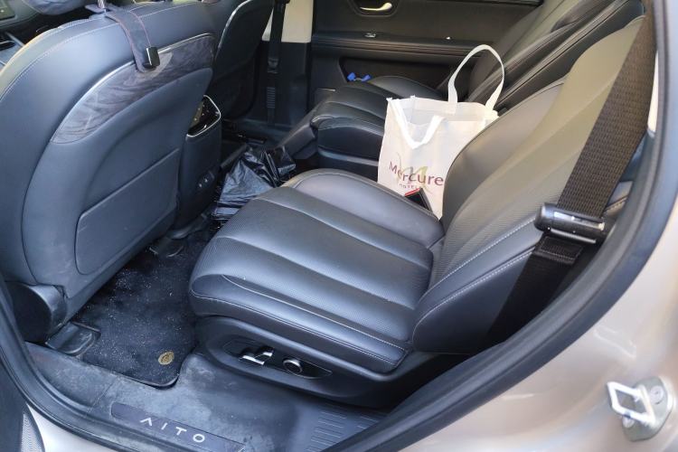 Used Hima AITO M7 2022 1.5T Four-Wheel Drive Luxury Edition Left Rear Seat