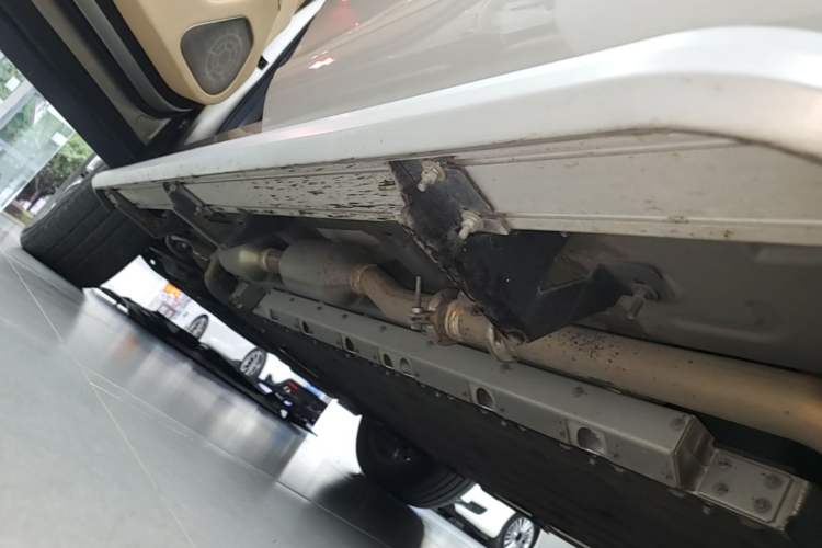Used Hima AITO M7 2022 1.5T Four-Wheel Drive Luxury Edition Left Side Sill