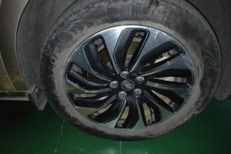 Used Hima AITO M7 2022 1.5T Rear-Drive Comfort Edition Right Front Wheel Hub