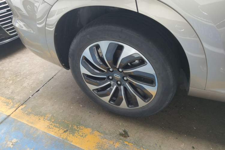 Used Hima AITO M7 2022 1.5T Rear-Drive Comfort Edition Right Rear Wheel Hub