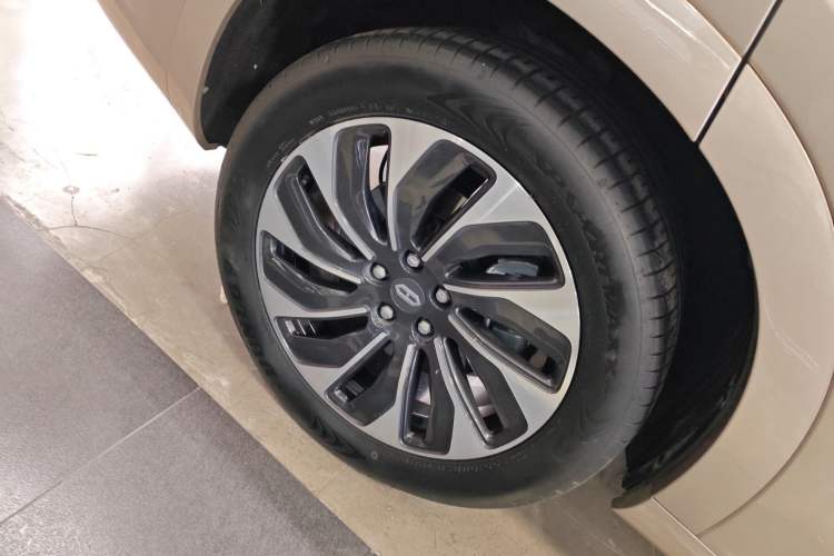 Used Hima AITO M7 2022 1.5T Rear-Drive Comfort Edition Right Rear Wheel Hub