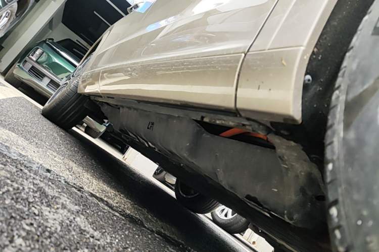 Used Hima AITO M7 2022 1.5T Four-Wheel Drive Flagship Edition Right Side Sill