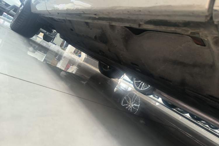 Used Hima AITO M7 2022 1.5T Four-Wheel Drive Luxury Edition Right Side Sill