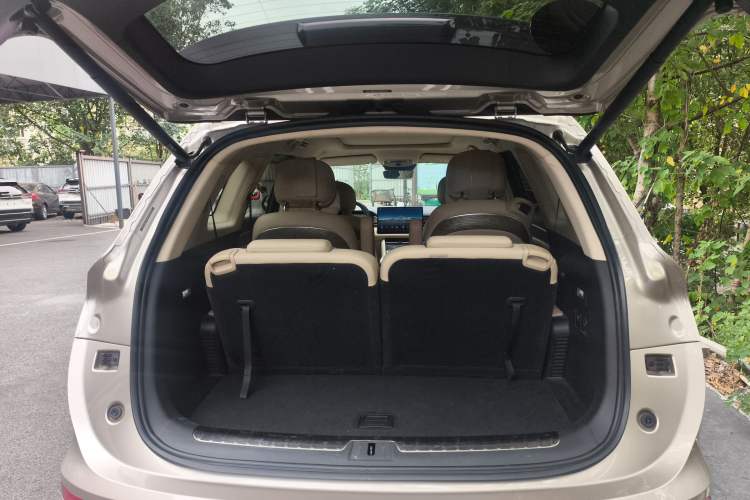 Used Hima AITO M7 2022 1.5T Rear-Drive Comfort Edition Trunk