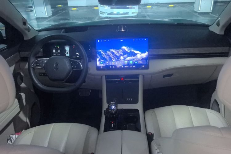 Used Hima AITO M7 2022 1.5T Four-Wheel Drive Flagship Edition Center Console