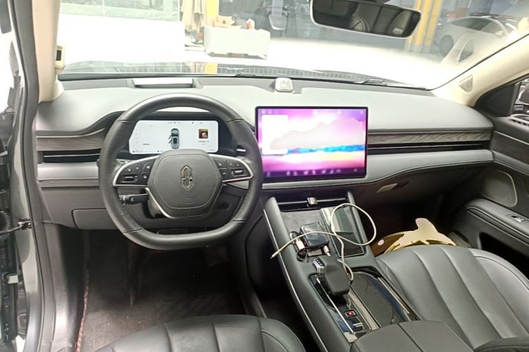 Used Hima AITO M7 2022 1.5T Rear-Drive Comfort Edition Center Console