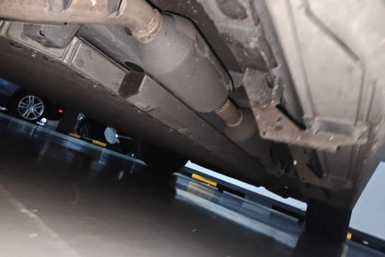 Used Hima AITO M7 2022 1.5T Four-Wheel Drive Luxury Edition Chassis Front Left