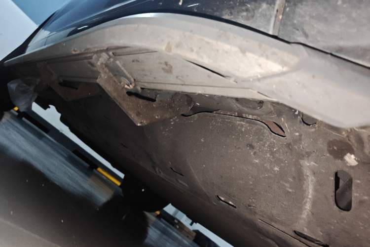 Used Hima AITO M7 2022 1.5T Four-Wheel Drive Luxury Edition Chassis Front Right
