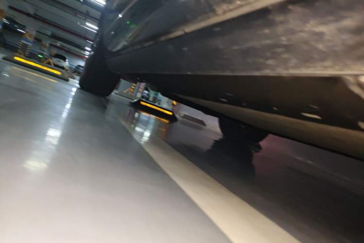 Used Hima AITO M7 2022 1.5T Four-Wheel Drive Luxury Edition Chassis Front Right