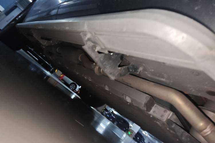 Used Hima AITO M7 2022 1.5T Four-Wheel Drive Luxury Edition Chassis Rear Left