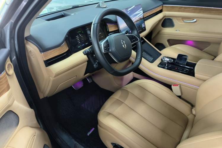 Used Hima AITO M7 2022 1.5T Four-Wheel Drive Luxury Edition Driver Seat