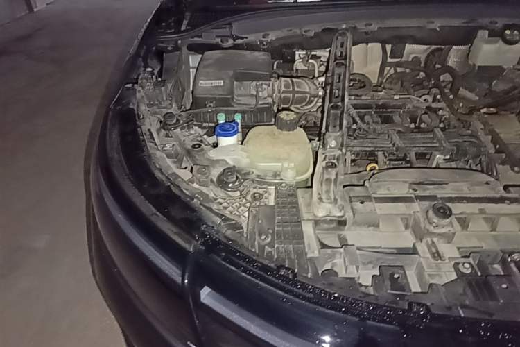 Used Hima AITO M7 2022 1.5T Four-Wheel Drive Luxury Edition Engine Bay Right