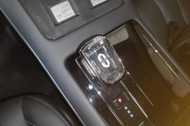 Used Hima AITO M7 2022 1.5T Four-Wheel Drive Luxury Edition Gear Lever